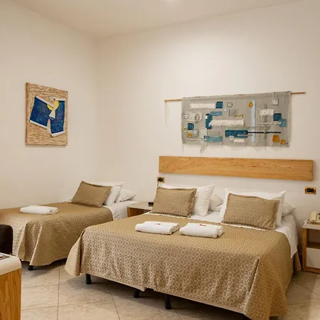 Hotiday Centro מלון